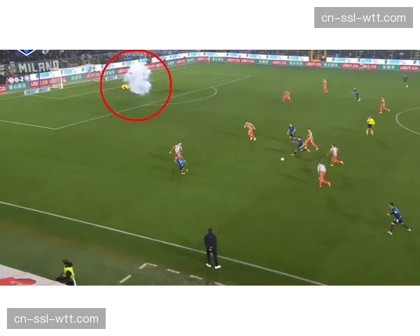 一名球迷因在比赛中向场内投掷杂物被警方逮捕并起诉