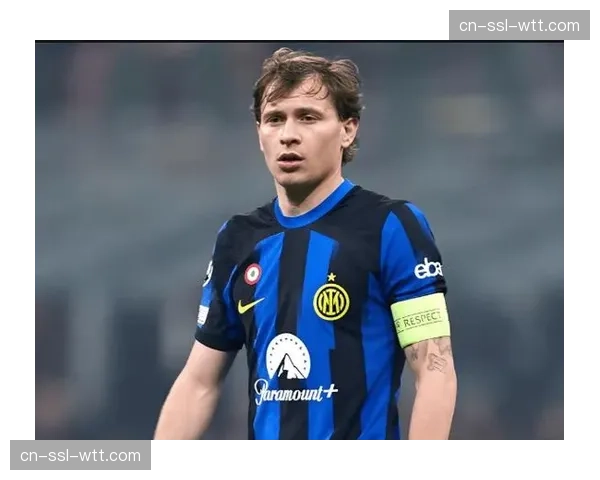 特写：国米中场巴雷拉一次关键侧方拦截，破坏对手快速反击