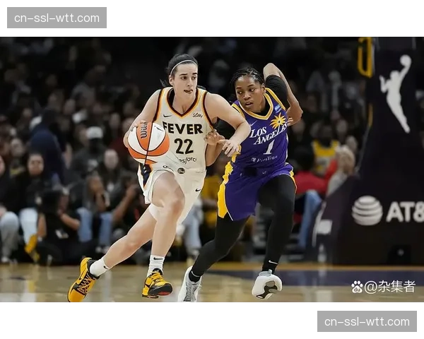 洛杉矶火花队主要轮换球员在训练中脚踝扭伤，归期未定