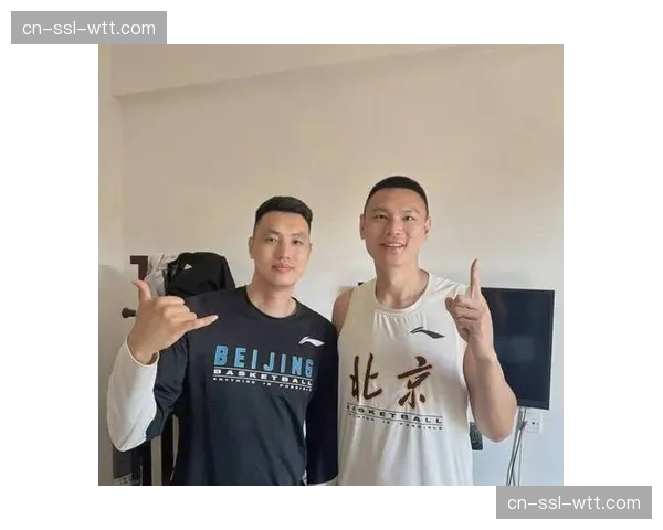 五棵松体育馆座无虚席，球迷穿13号球衣送别朱彦西